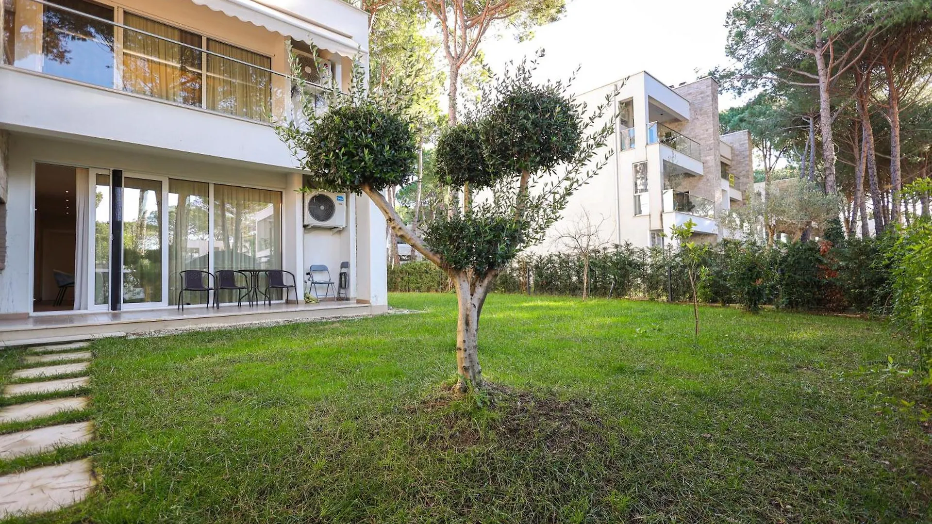 Sanpietro Vacation Apartments Durres