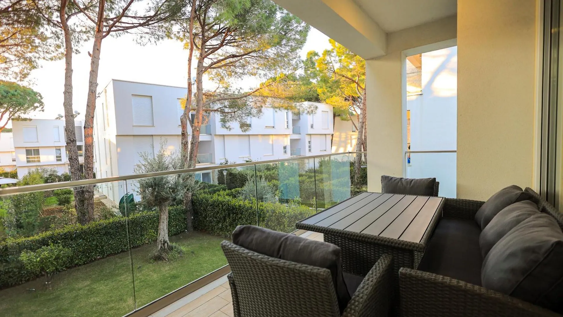 Sanpietro Vacation Apartments Durres