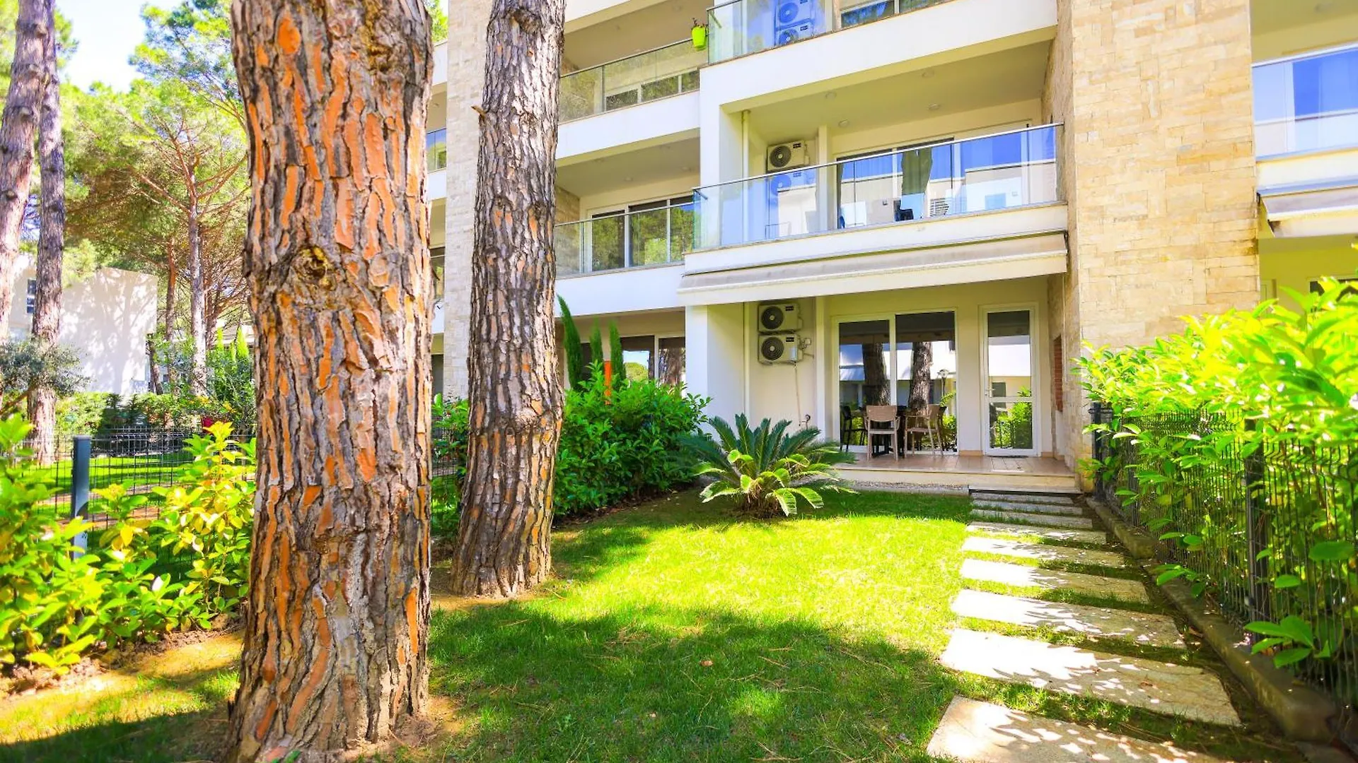 Sanpietro Vacation Apartments Durres Albania