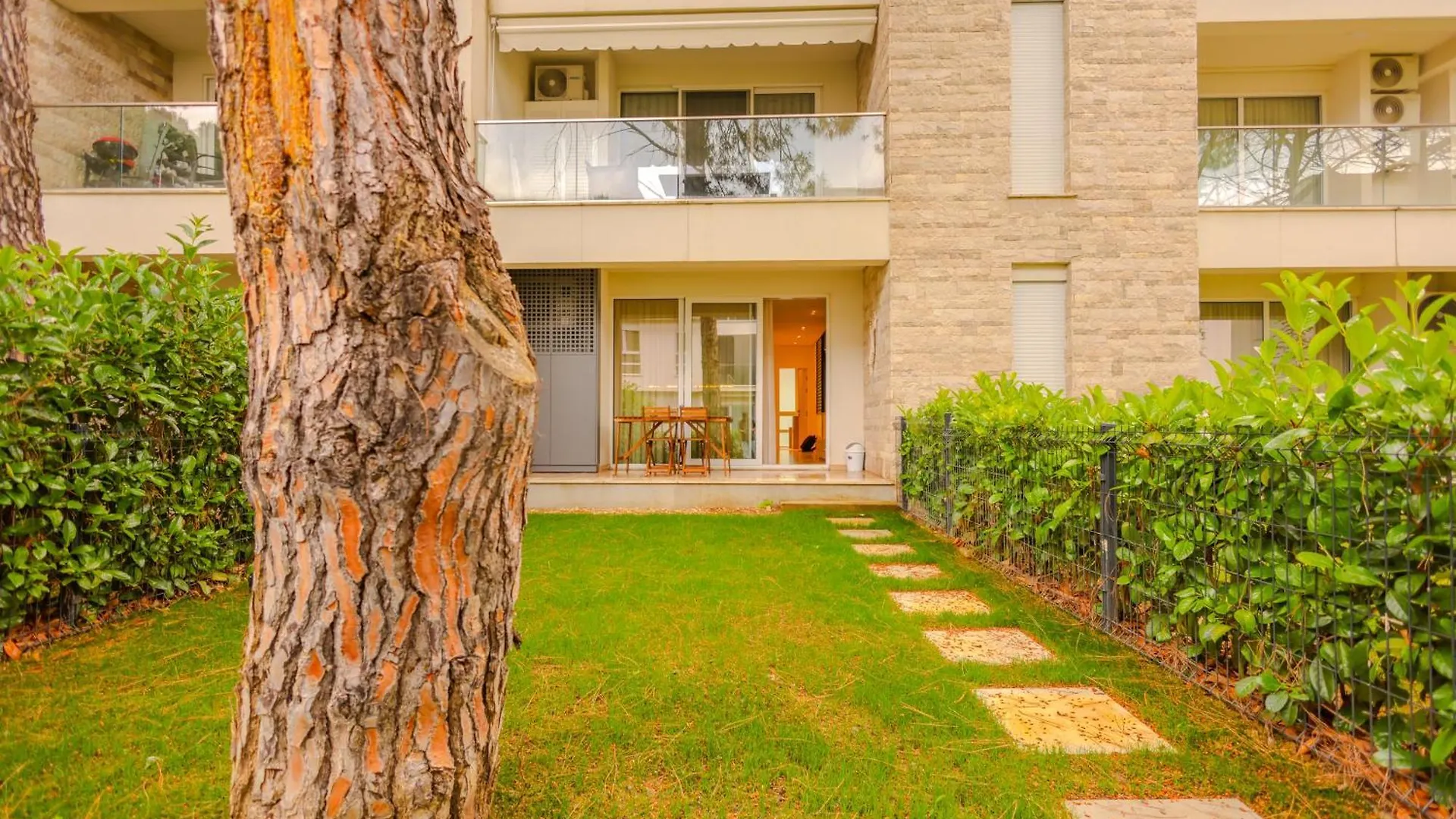 Sanpietro Vacation Apartments Δυρράχιο